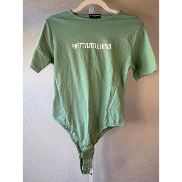 PrettyLittleThing Sage Green Short Sleeve Logo Bodysuit US‎ 12 NEW - Picture 2 of 9